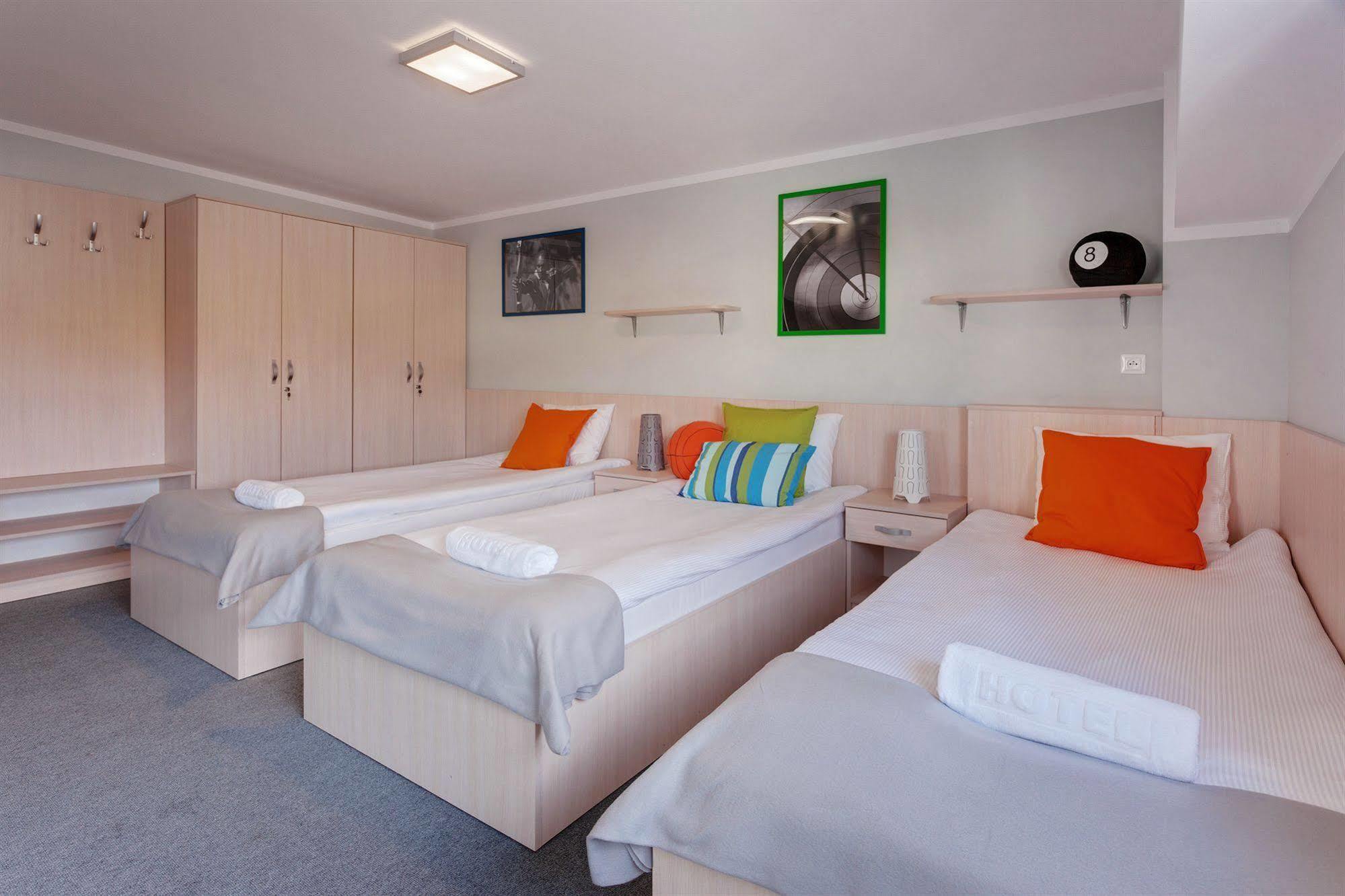 Rakietka Hostal *